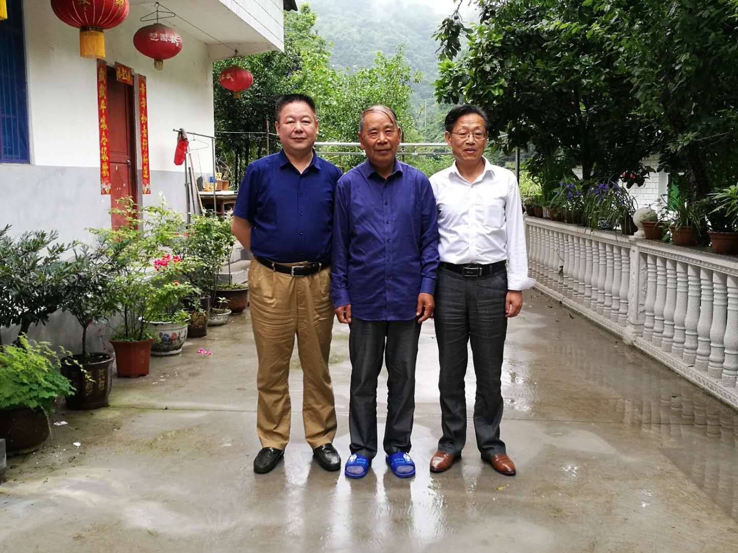 王永红长篇小说《父爱》被誉为感恩励志教材_父亲