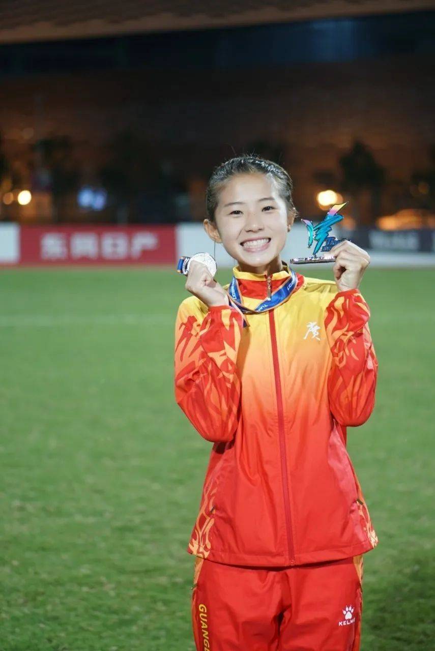 广州妹熊熙:把更多心思放在学业上_熊伟新