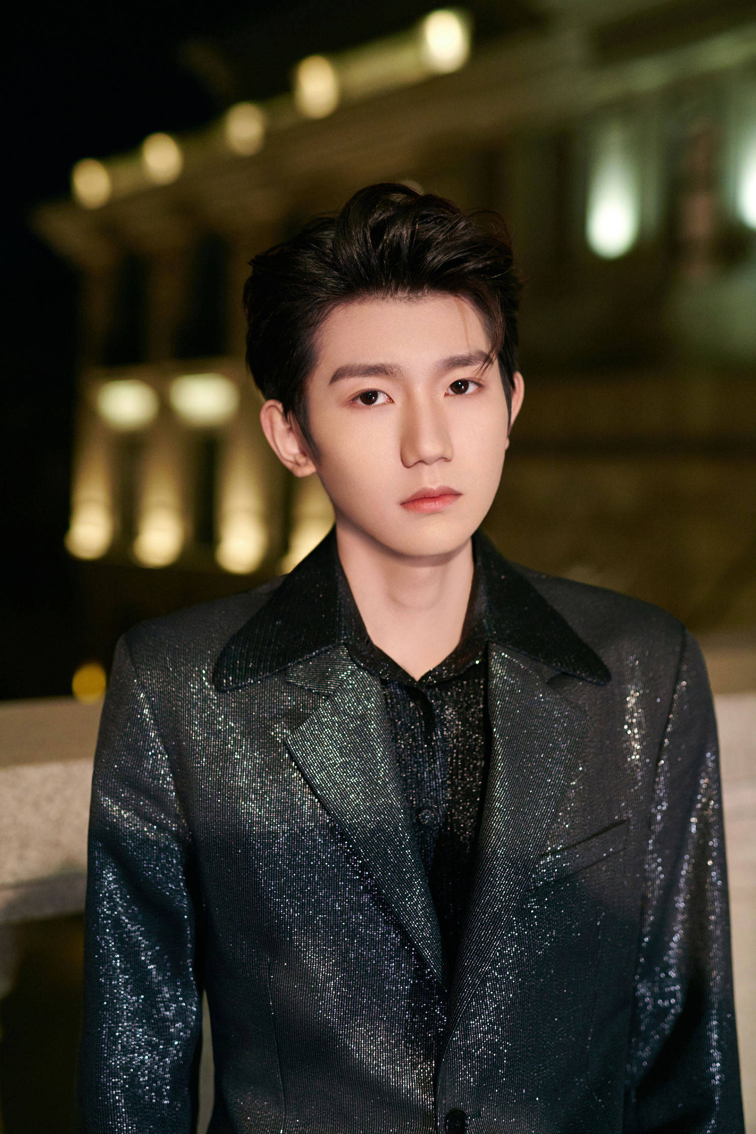 王源知乎答案奇遇夜舞台造型来袭 音乐王子即将闪耀登场