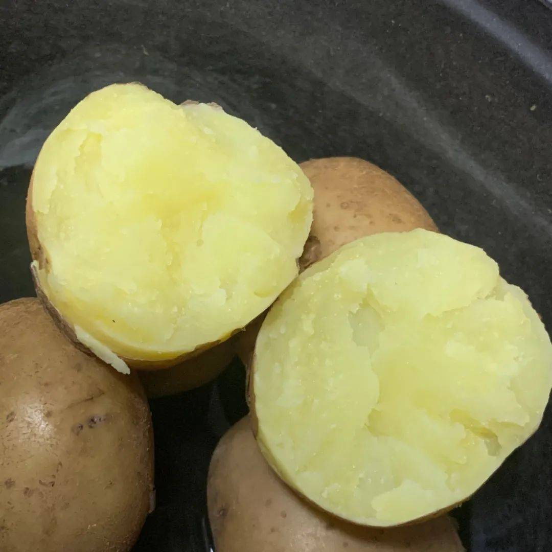 清炒爽脆炖煮香糯大多数人没吃过的红皮小土豆