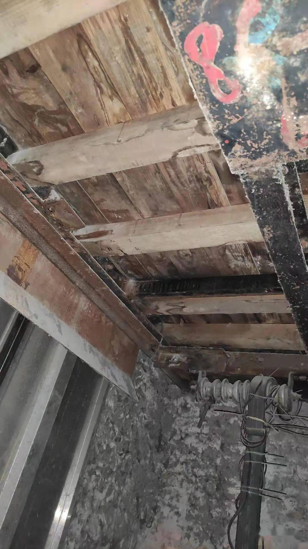 这木头轿底电梯125试验受的了吗