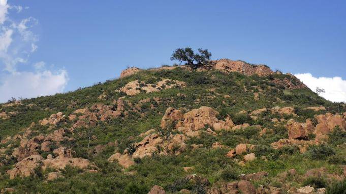 张家口农村奶奶山孩子到了十二岁就要去上供山上的石头很奇怪