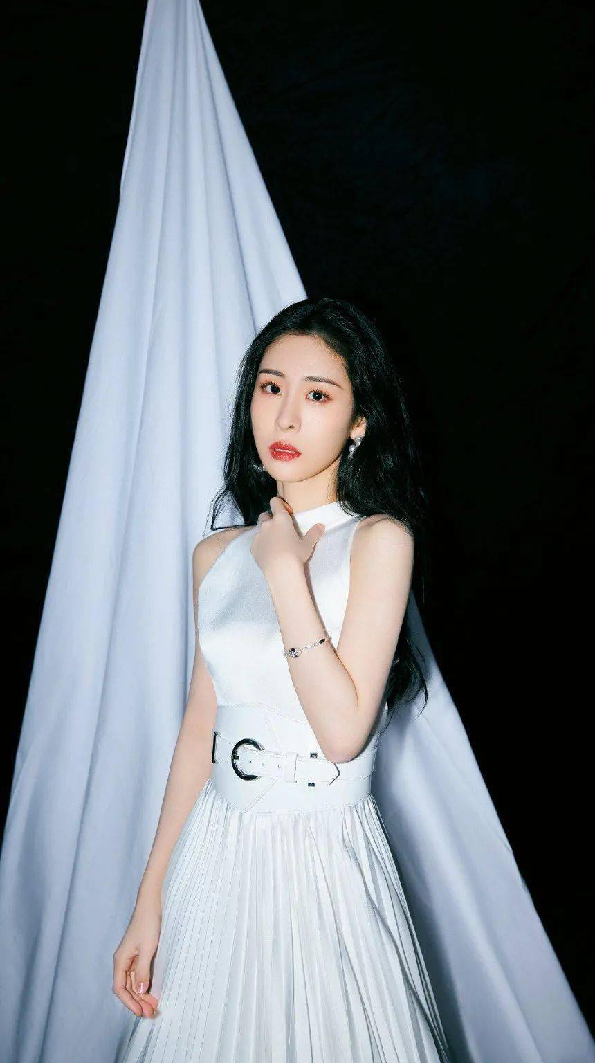 手机壁纸张碧晨