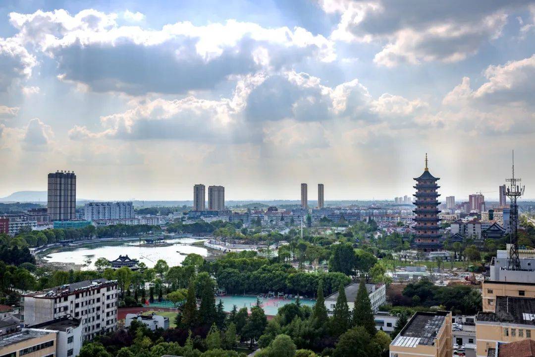 句容欣赏:句容城西