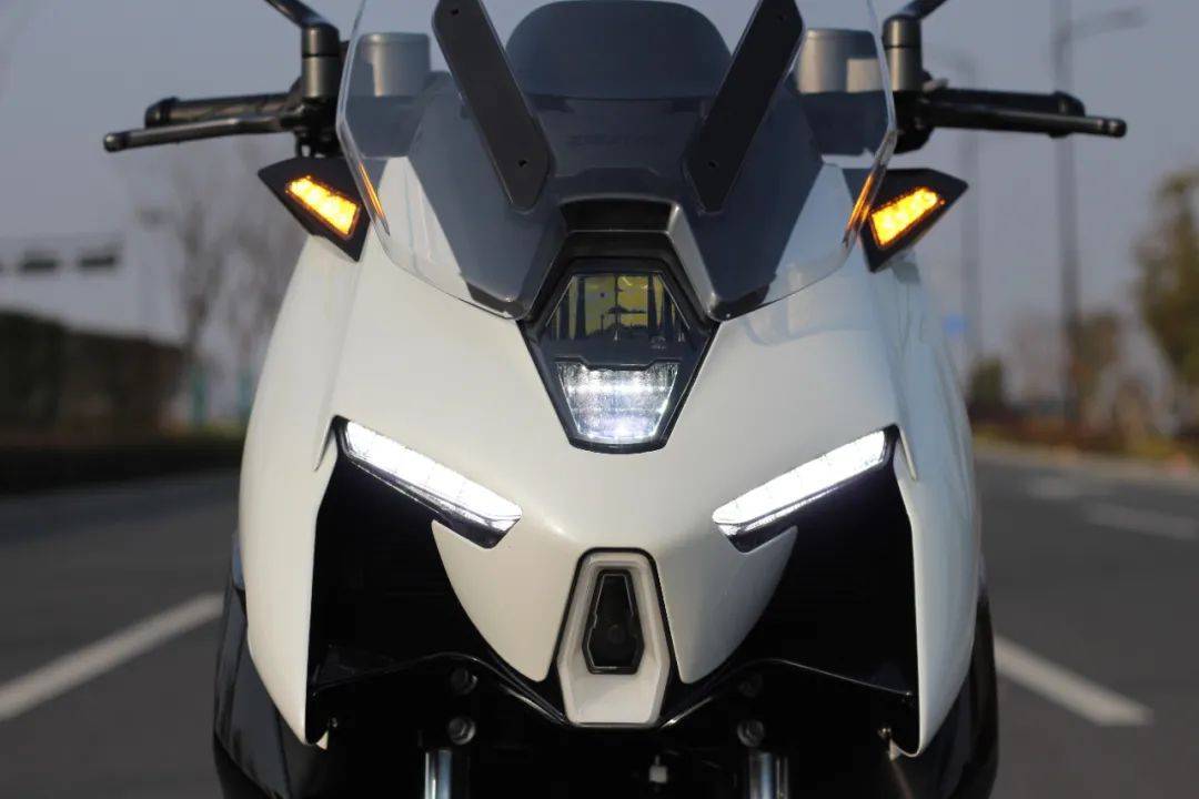 市售秒天秒地的升仕310m实拍细节百公里实测74s