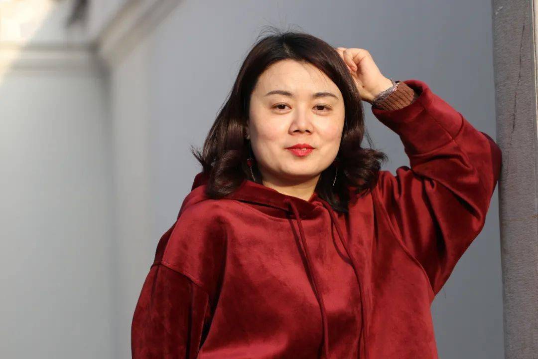 如今的朱芊芊,从业已经23年了,经过长期的积累沉淀,作品已经拥有了