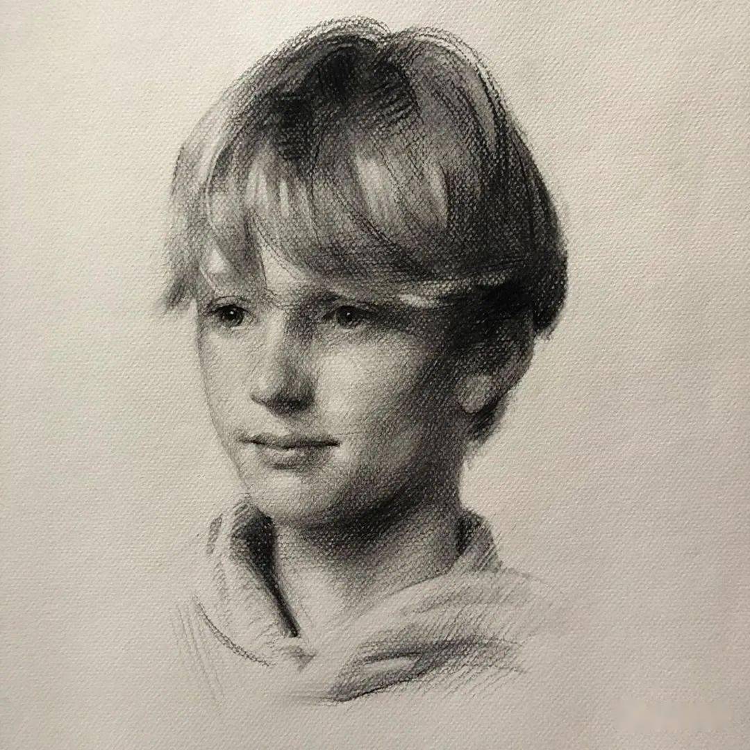 简洁灵动的素描把肖像画出了灵魂