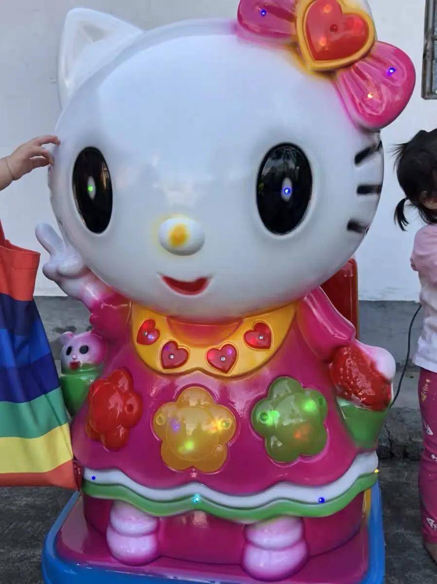 这些丑丑的摇摇车,到底是怎么征服孩子的?_都长