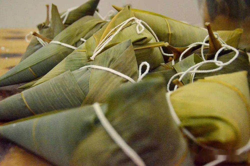 天台人包粽子牛气冲天过大年