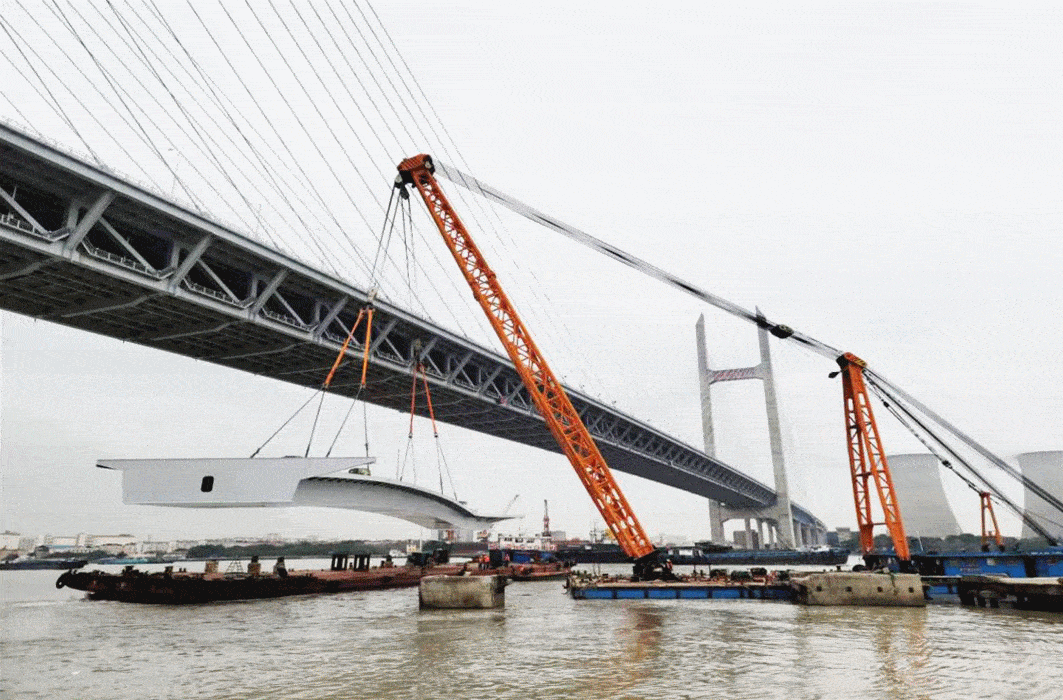 高空滑移水上吊装浦江郊野公园一期景观联通工程桥梁主跨顶推及浮吊