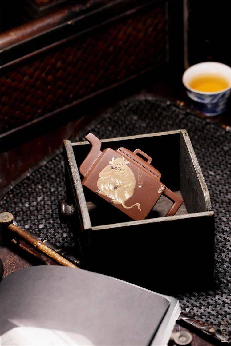 观亚明四方张智刚泥绘邹大吉制