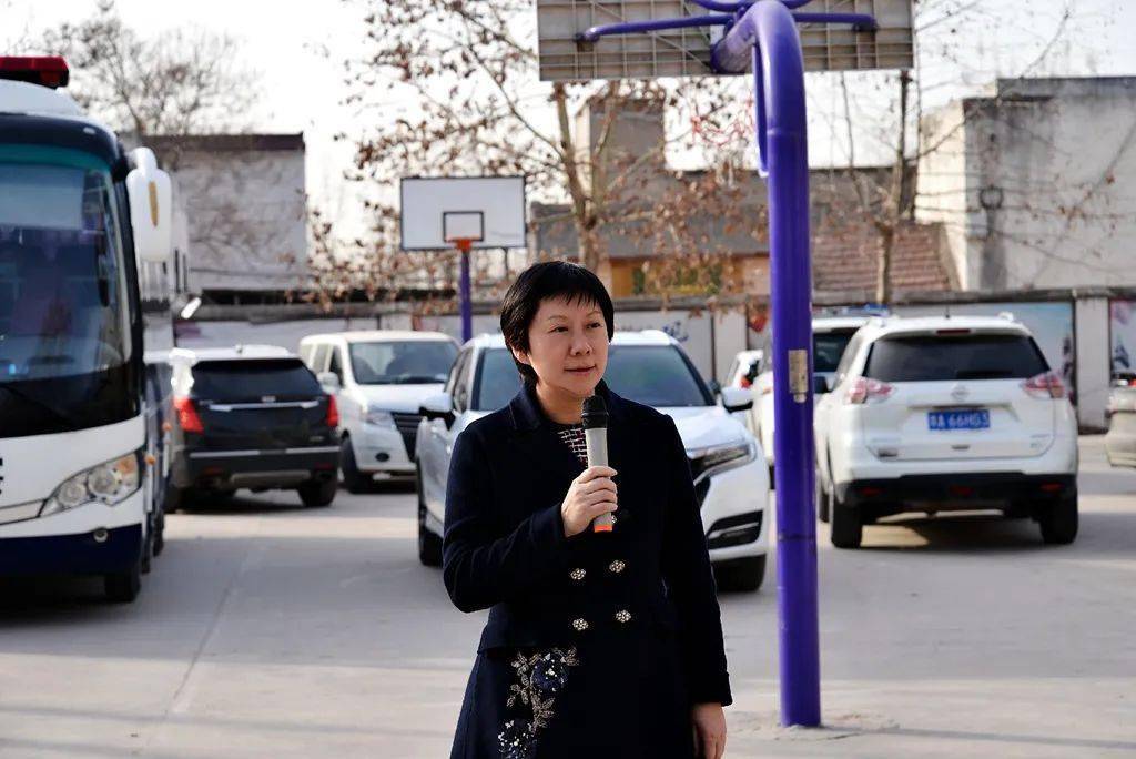 【动态】县政府副县长,公安局长栗英到南仁村开展帮扶送温暖 走访慰问