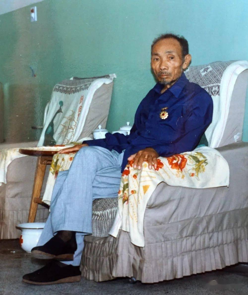 区关工委举行老红军李云辉座谈会