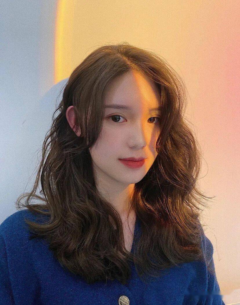 慵懒感卷发造型 013b367698a1418fafe6515ff1bf5fe5.jpeg