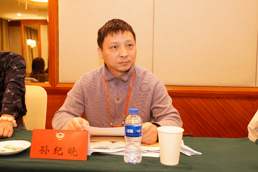 全会热议委员们围绕许立新书记讲话政协工作报告和提案工作报告展开