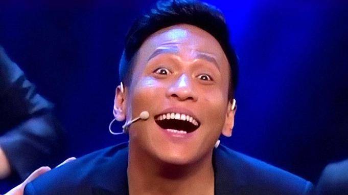 宋小宝搞笑演唱逗乐全场人活着可真不容易杨幂笑得用手捂脸
