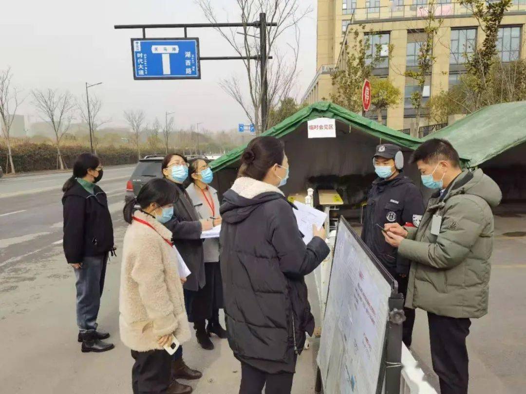 户县余姚村有一个姓严的大夫治抑郁？ 户县余姚村严兵权