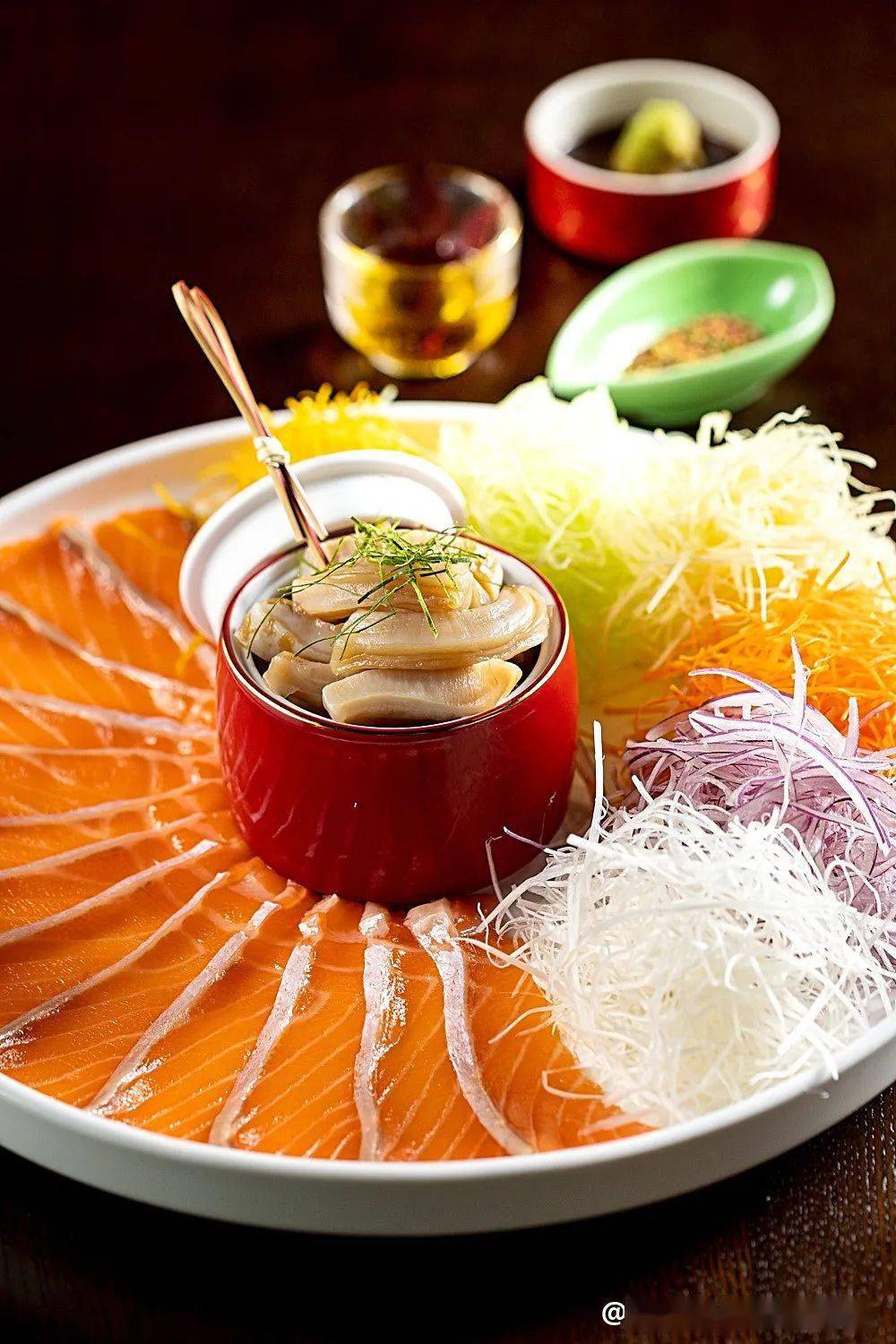 鲑鱼象拔蚌(新年菜式)