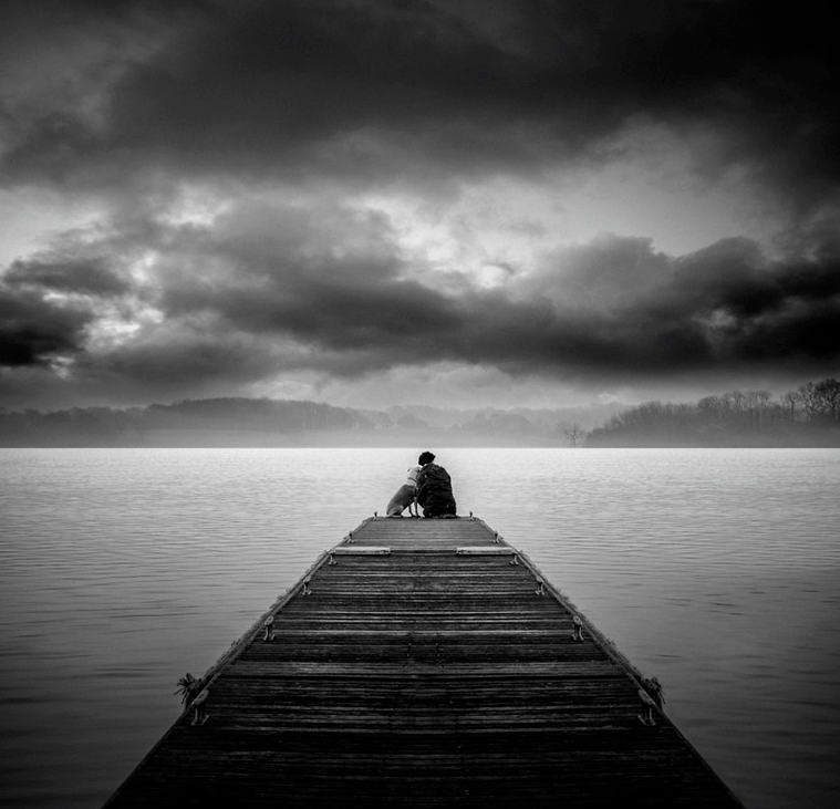 安静深邃的黑白风光