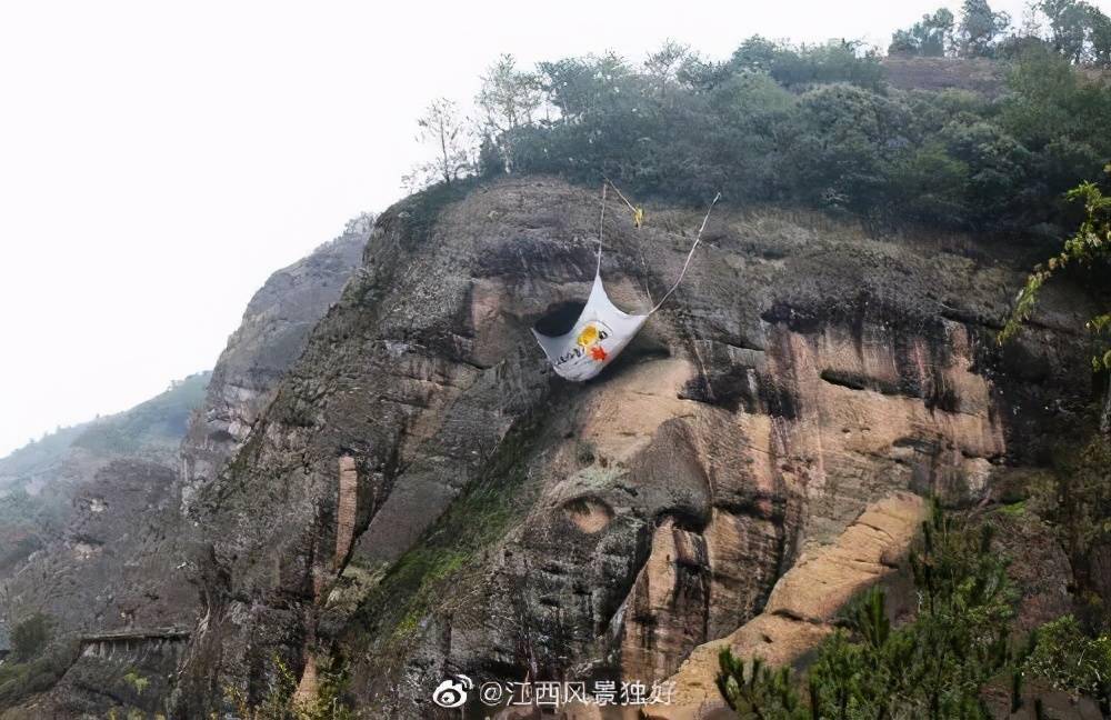 东方时评丨给象鼻山“戴口罩”，疫情防控岂能如此失控？