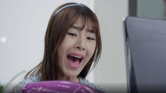 拥抱幸福:杨柏彦抓住心机女的腿,心机女的反应让人哭笑不得