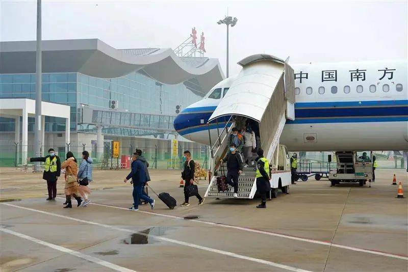 及民航局《关于做好2021年春运期间航空运输服务保障及疫情防控工作的