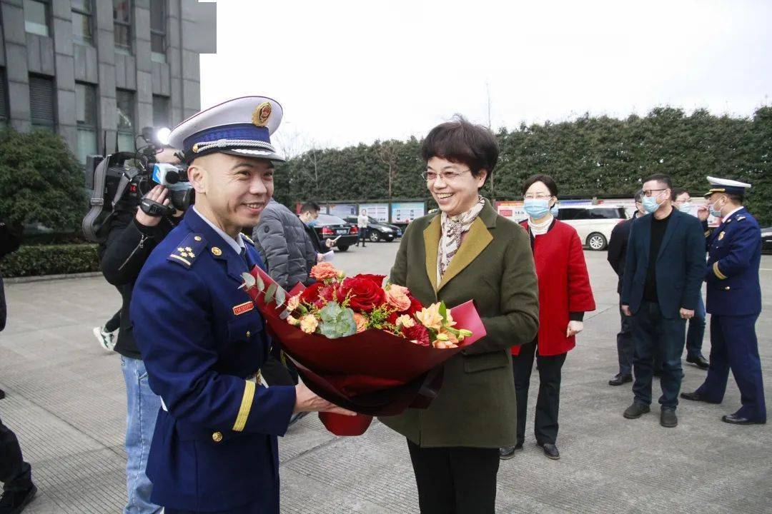 春节慰问,走心又暖心~_黄利琴