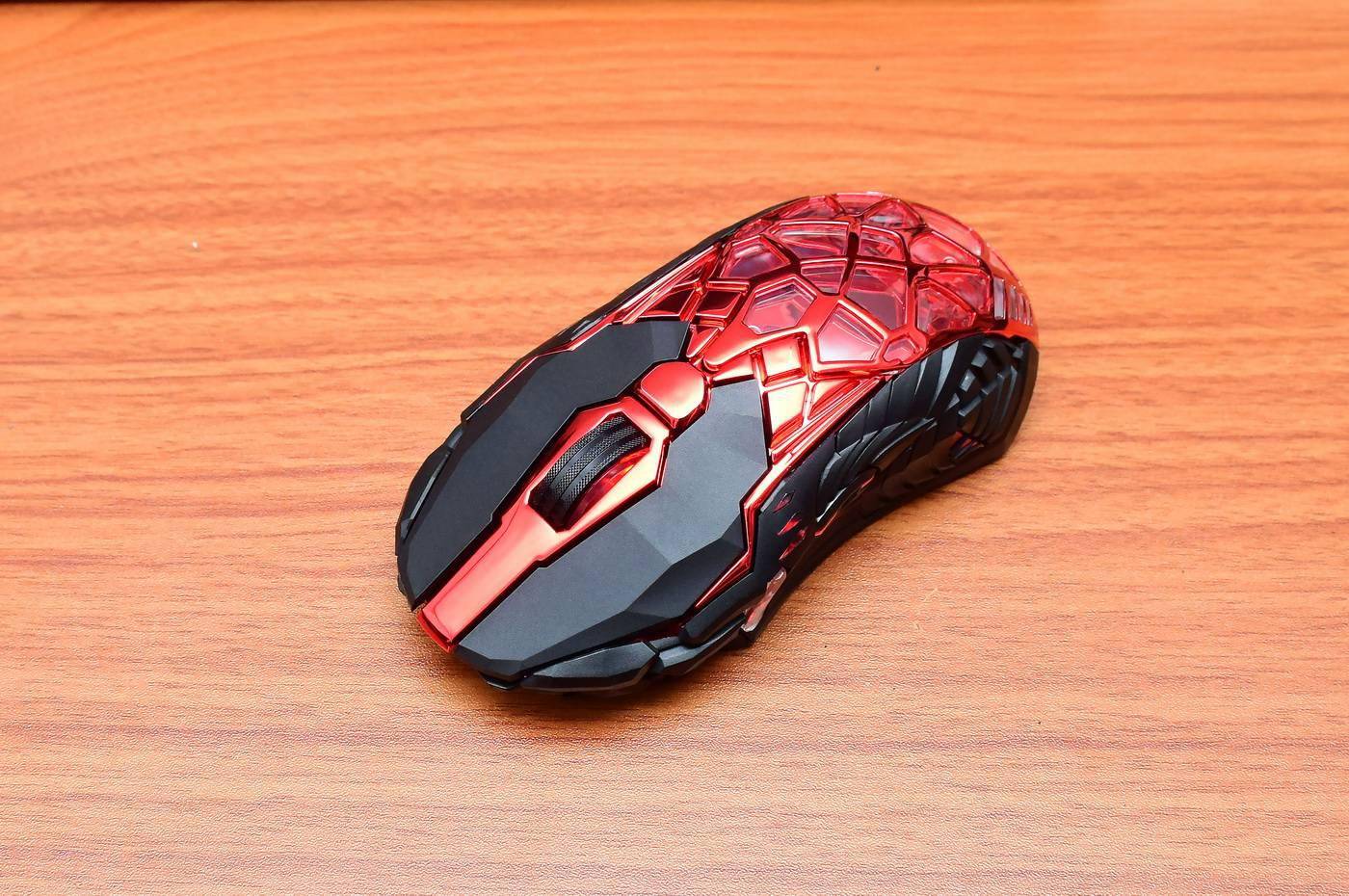 剑锋偏了?国产最贵手办鼠标开箱_加德