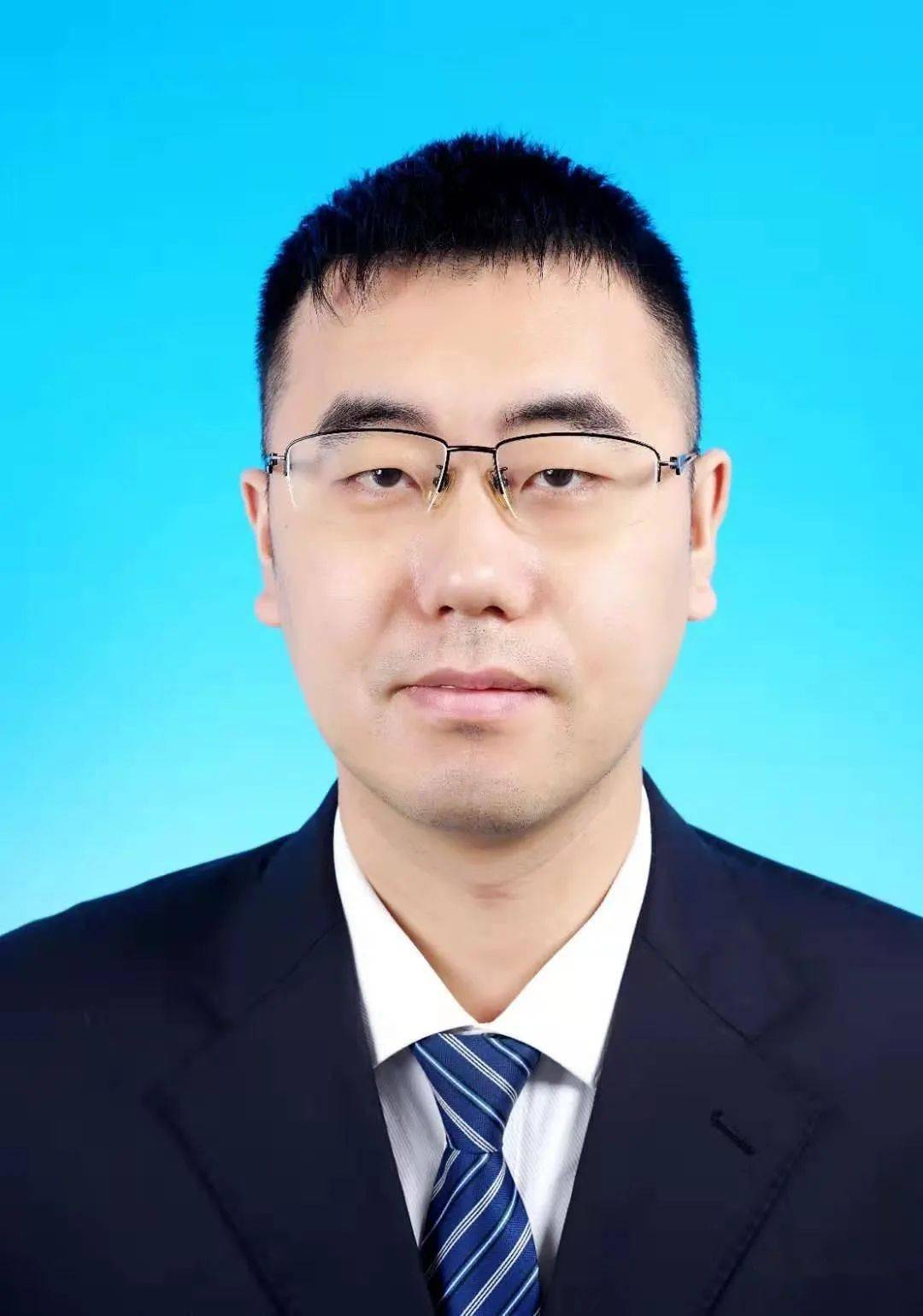 李牧青:本周三,我参加了学校召开的新入职教师谈话会.