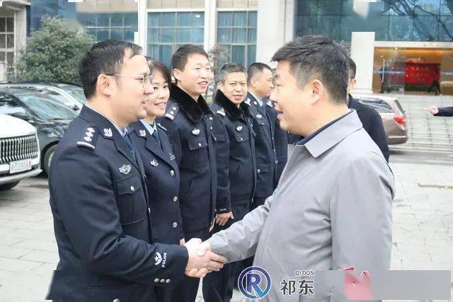 带着党和政府的关怀和温暖,4日,杜登峰,周志敏,张永法,龙建程,周跃军