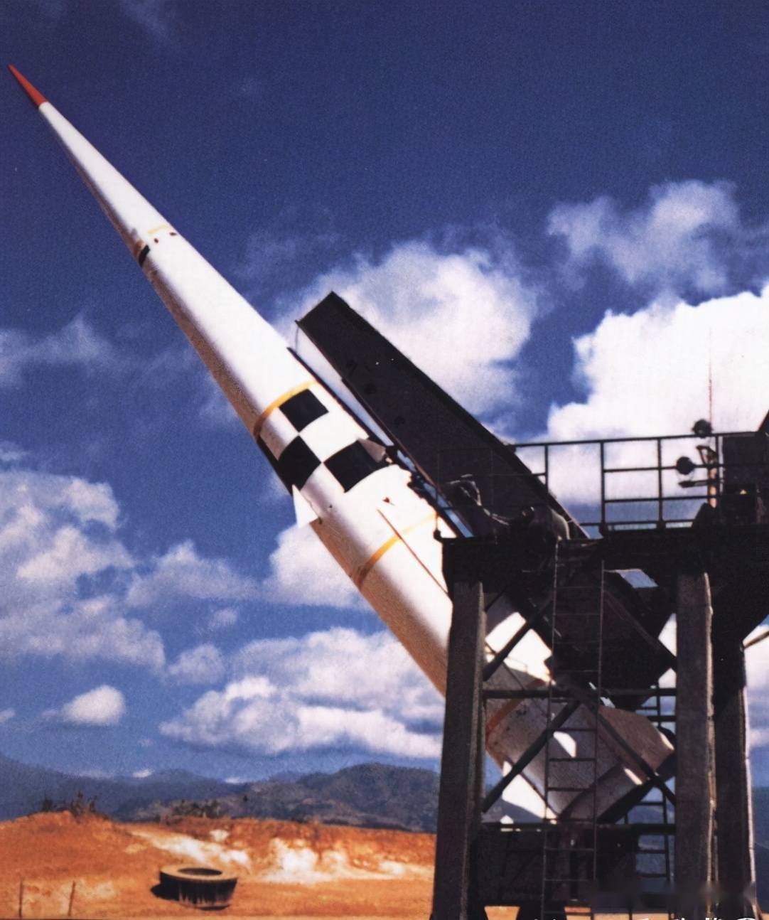 中国的反导体系日益完善,已经具备了多层次拦截敌方中远程弹道导弹和