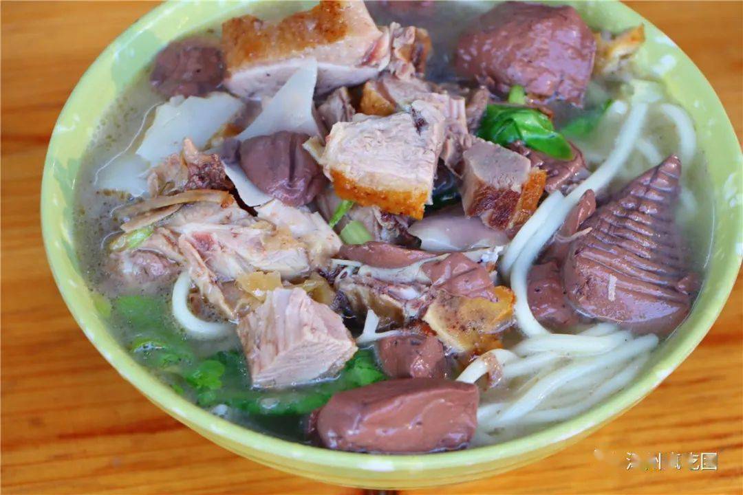 开了30多年的老牌鸭面店好多漳州人都喜欢料足很实在