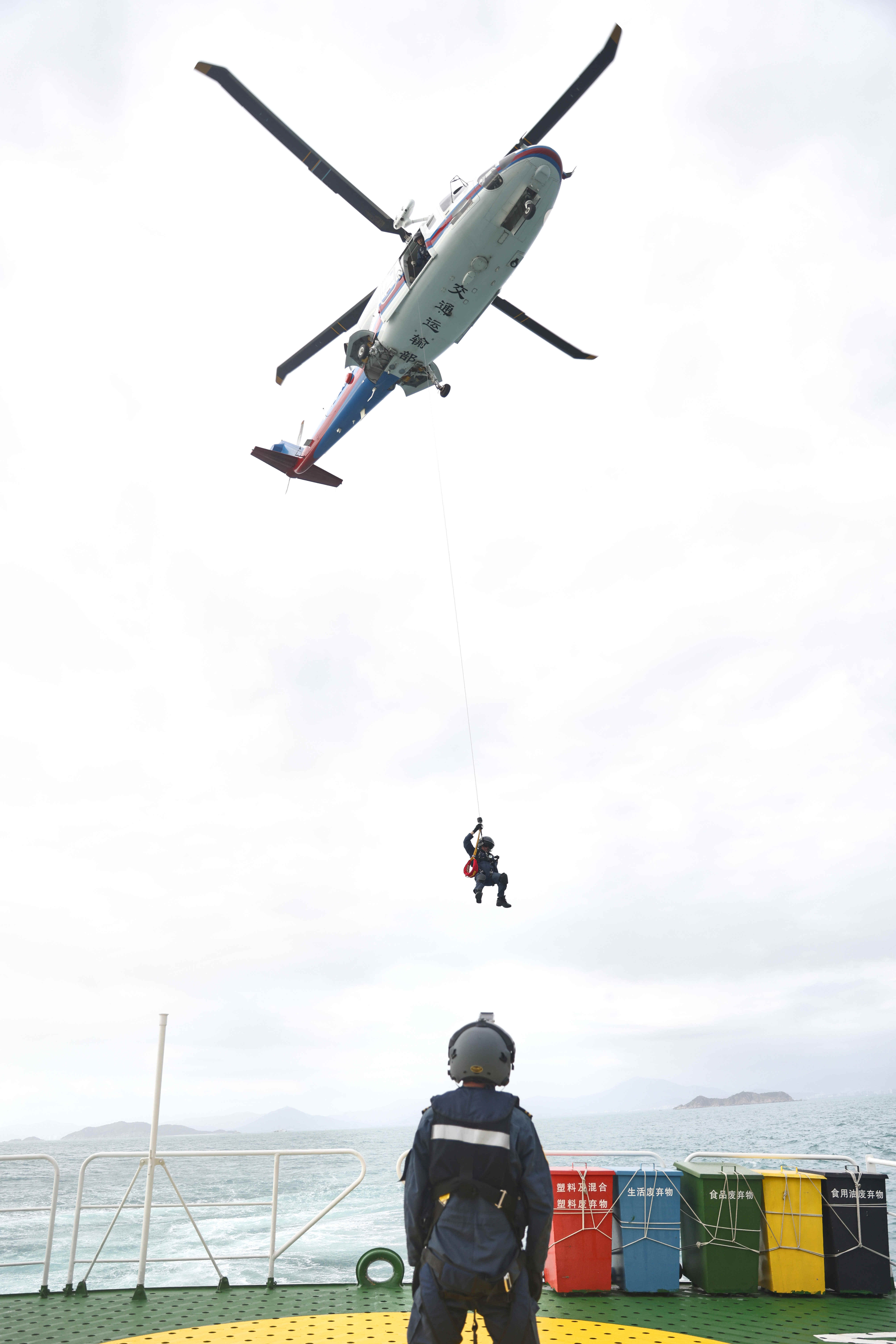 逆风而行的南海第一救助飞行队