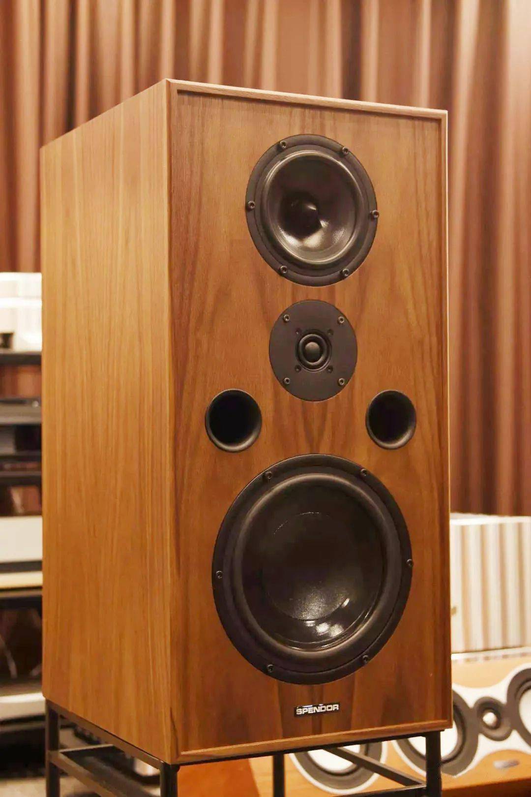 经典中的经典试听思奔达classic12大型书架式音箱