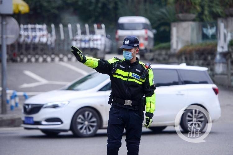 上游纪录渝警骁骑穿梭于重庆都市的最帅骑警