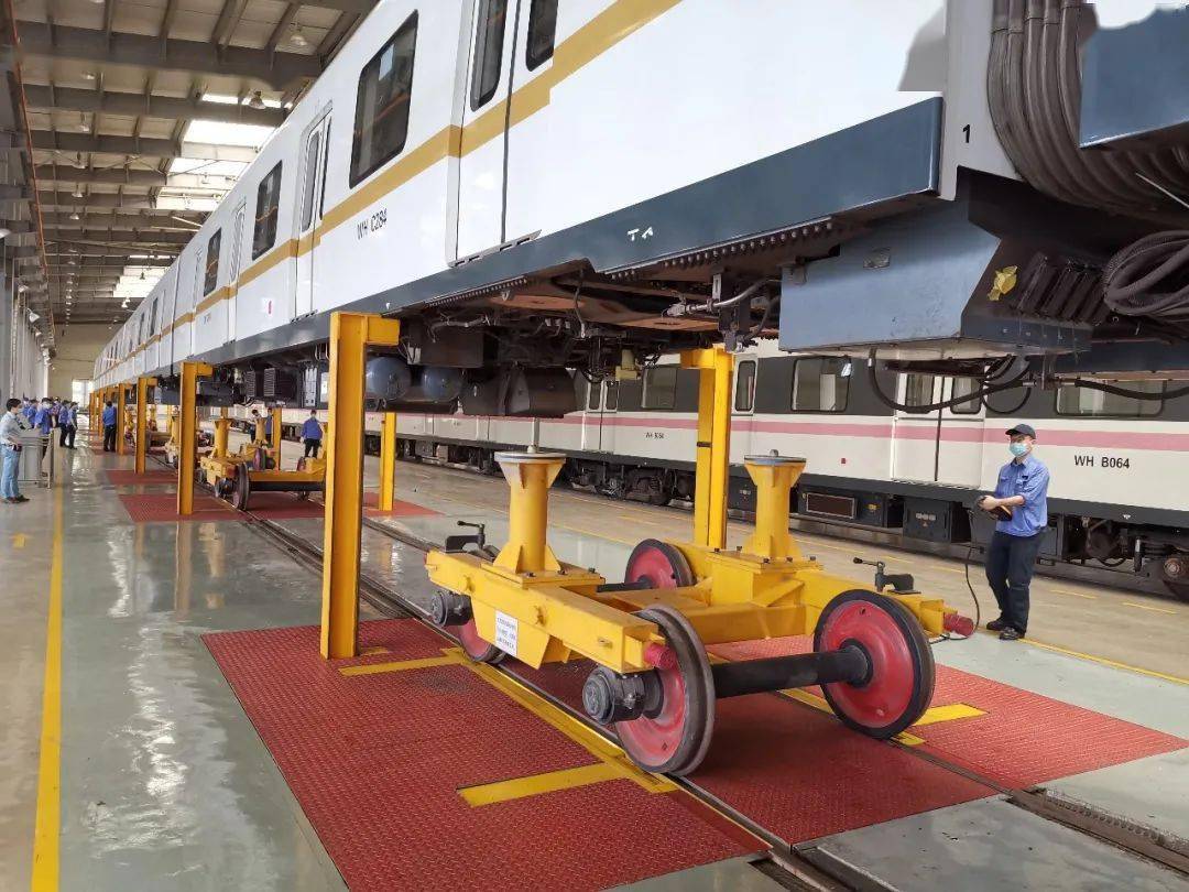 武汉地铁完成132列车辆架修大修工作