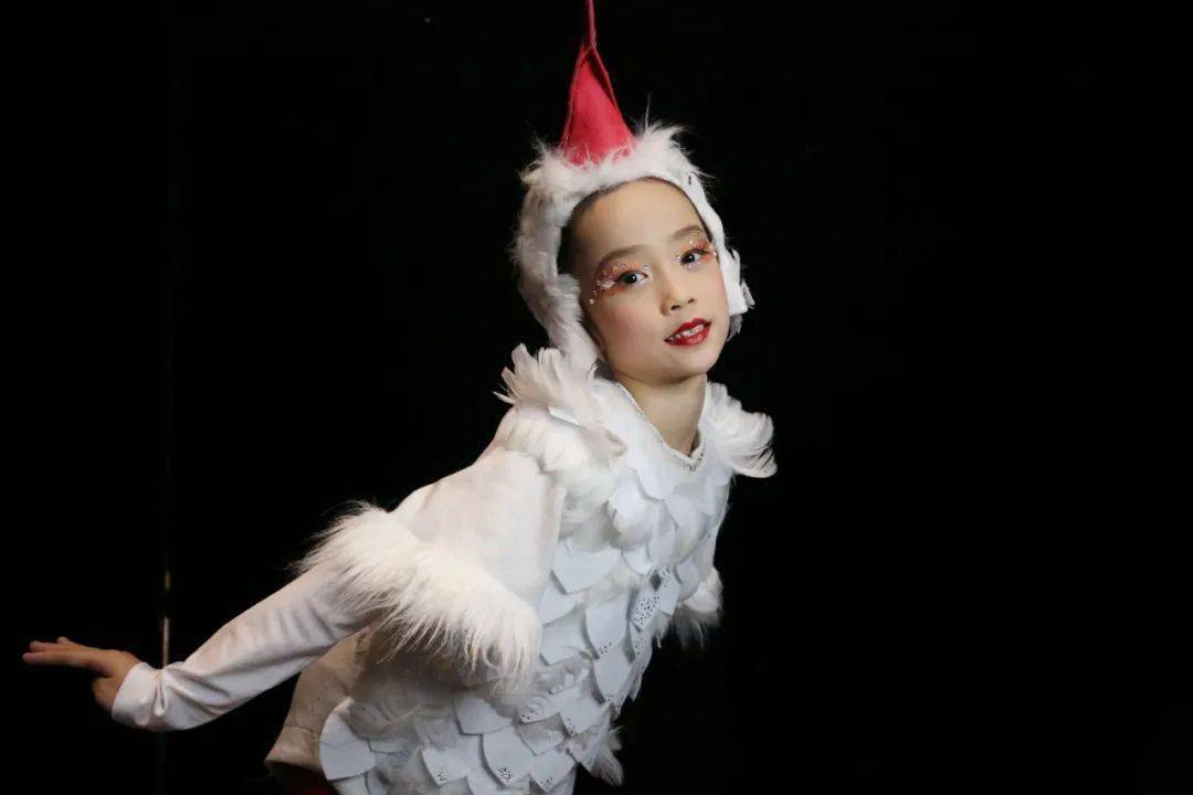 儿童全英文音乐剧《飞行学校》首演成功!