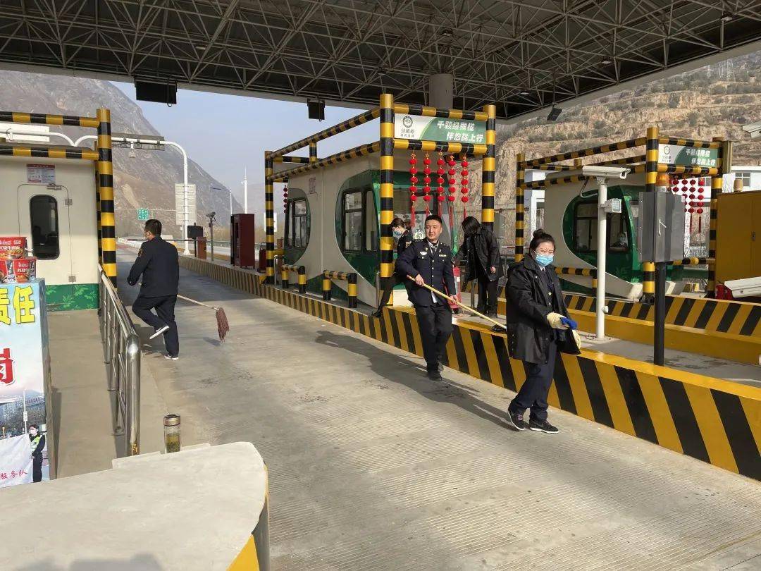 新年即将到来,在这阖家团圆,亮起万家灯火的日子里,桔柑收费站全站