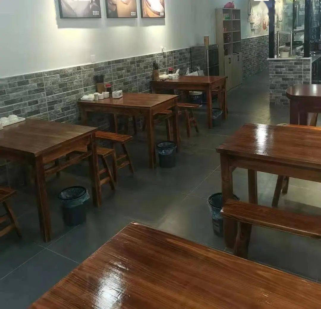 整改后店内环境▲整改后:以店铺搬迁为契机,重新装修,经营场所内不再
