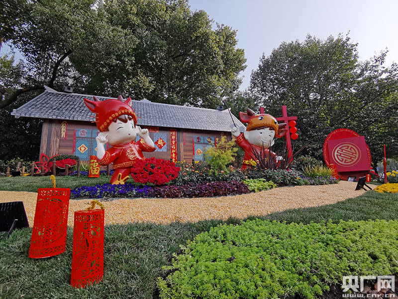 杭城街头新添春节环境小品陪您欢喜过年