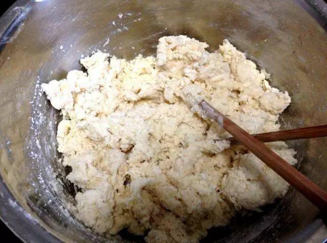 自己做面皮为什么会发硬 3cd13c258ae24d84a7d9318b7e4c75e3.jpeg