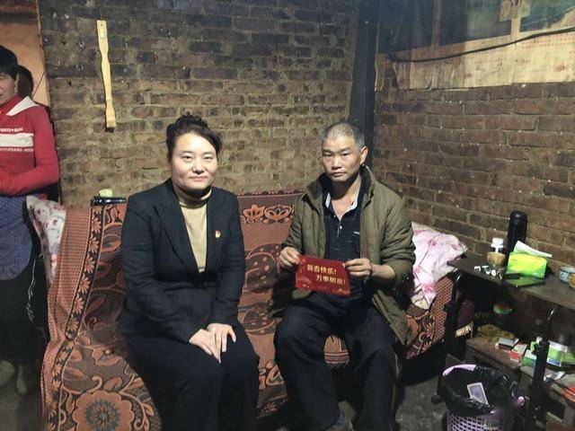 殷切关怀暖人心!副州长梁映敏带队开展春节走访慰问活动