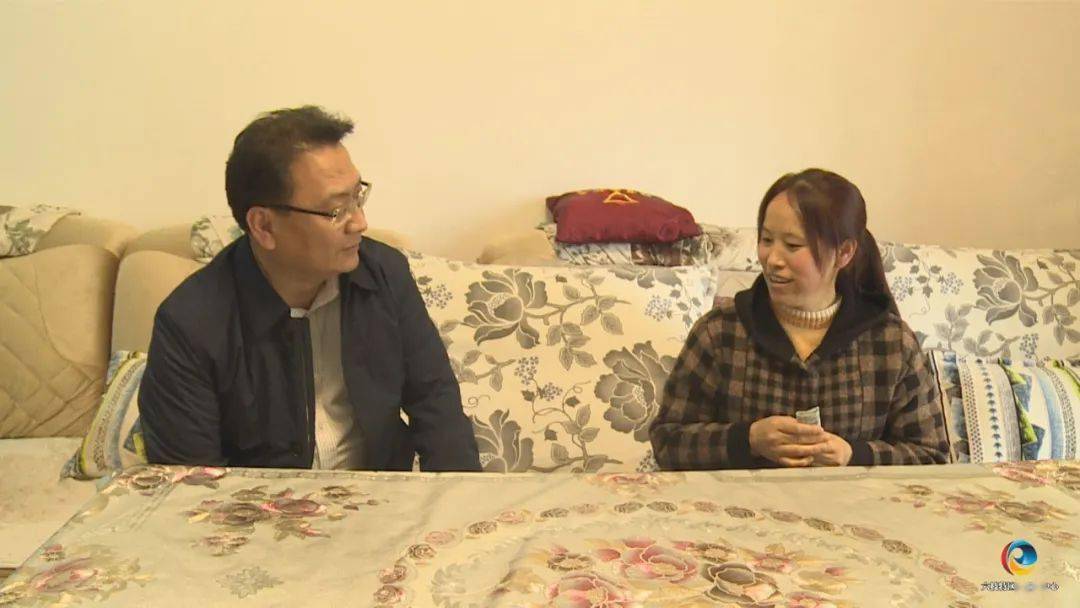 方裕谦率队开展春节慰问活动_六枝特区