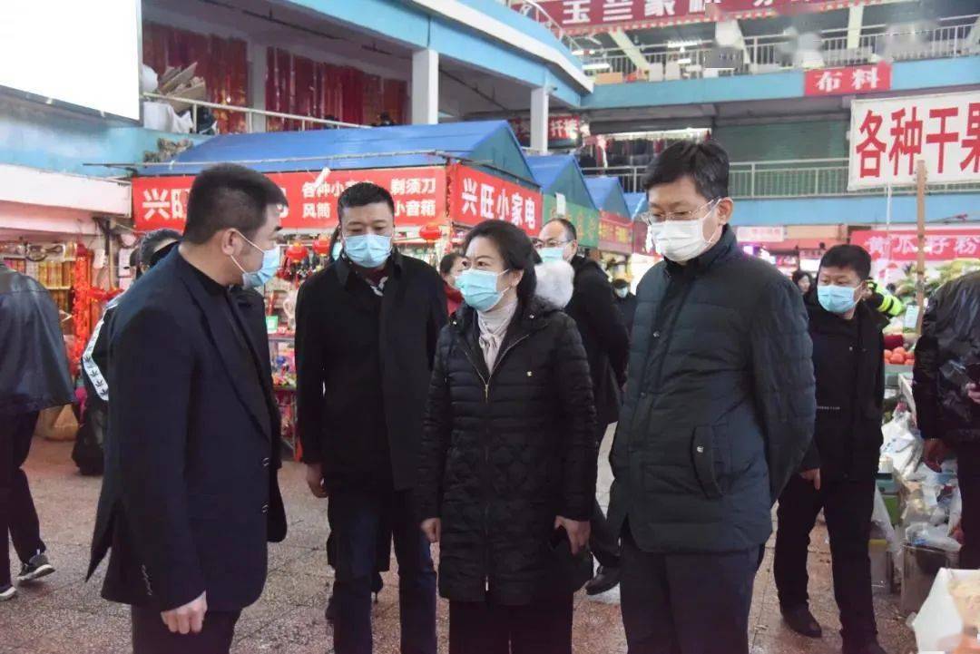 吴杰带队检查我区春节期间食品安全工作