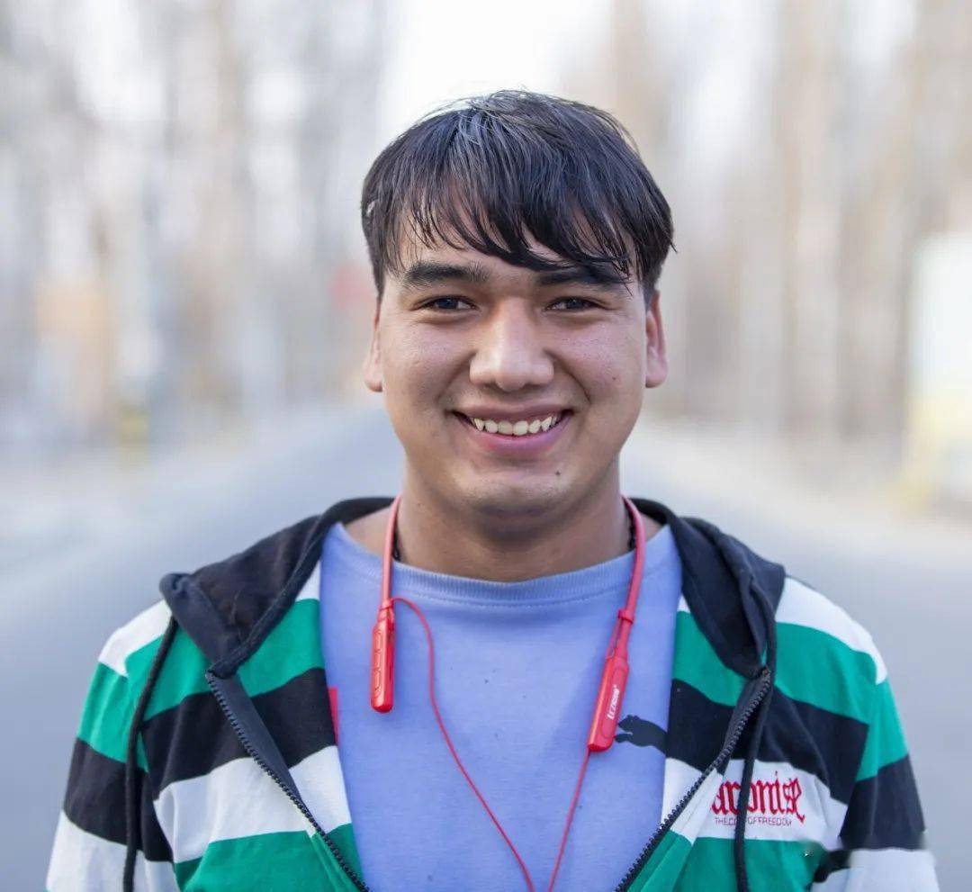 摄影师买买提艾力·艾尼瓦尔的摄影作品或许能够为你讲述这片大地发生