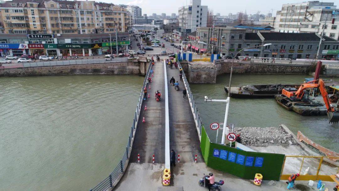 8大】唐闸大桥"盛装"过年_桥栏杆