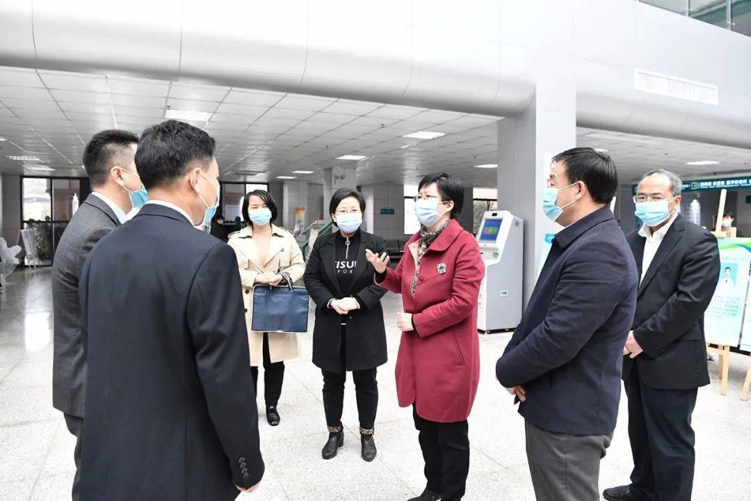 殷切的期望深情的问候县委书记赖晓岚开展春节走访慰问活动