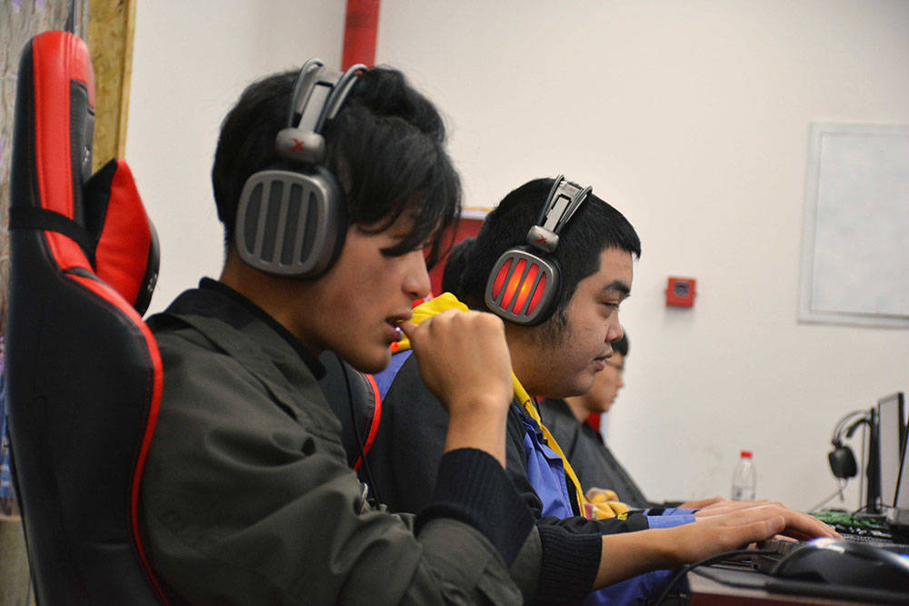 口述| 在职业电竞浪潮中,劝离那些想吃"螃蟹"的孩子