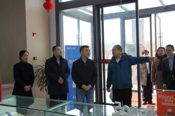 江苏移动周毅总经理,沈杰副总经理分别到江苏铁通开展调研指导和节日