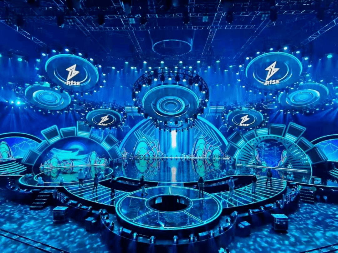 东方卫视春晚邀您共犇幸福年,为"就地过年"增添温暖底色_舞台